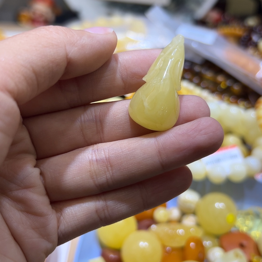 琥珀珠宝奇石未镶嵌