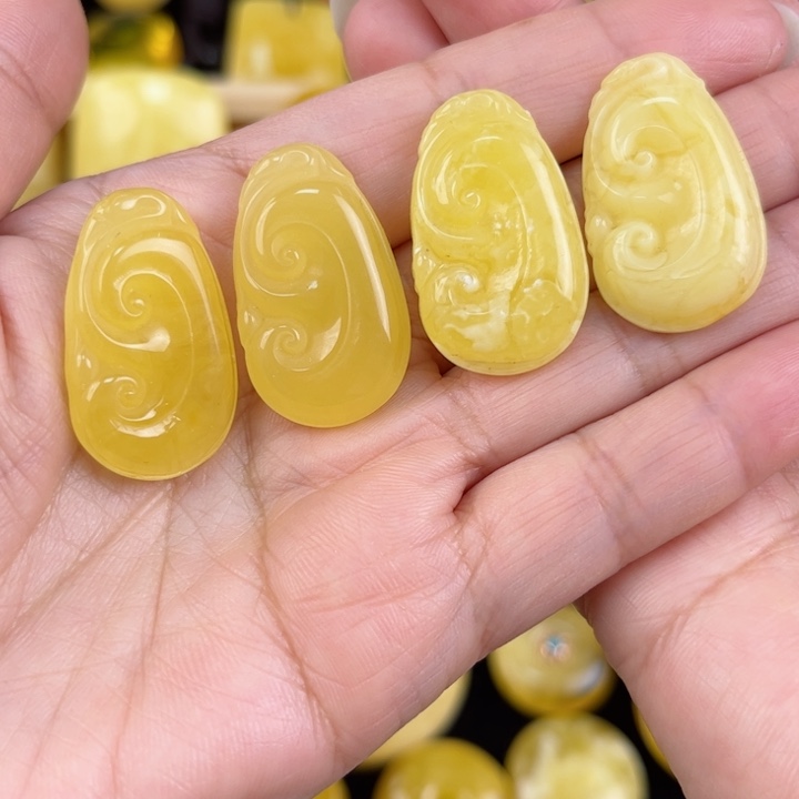 琥珀裸石未镶嵌琥珀