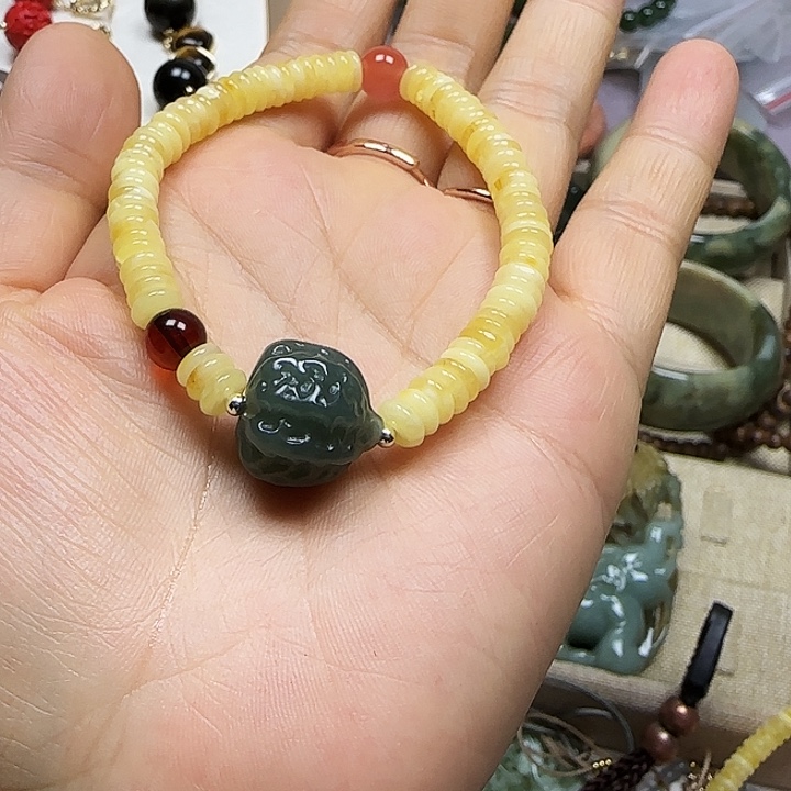 塔***塔和田玉未镶嵌手链