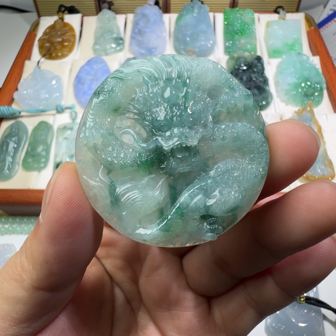 翡翠未镶嵌颈饰天然缅甸翡翠A货