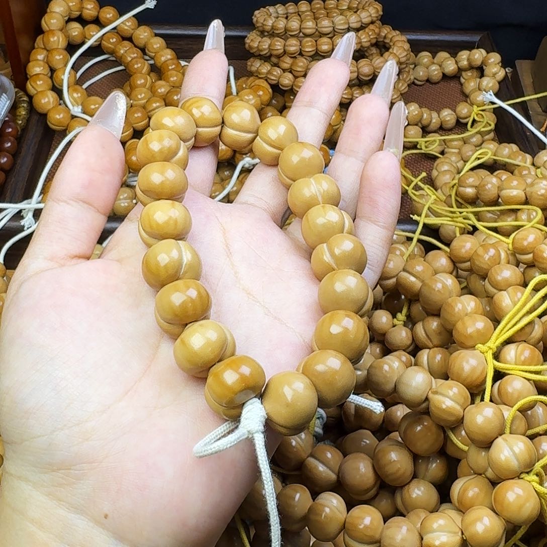 阳***儿猴头核桃吊坠屁桃