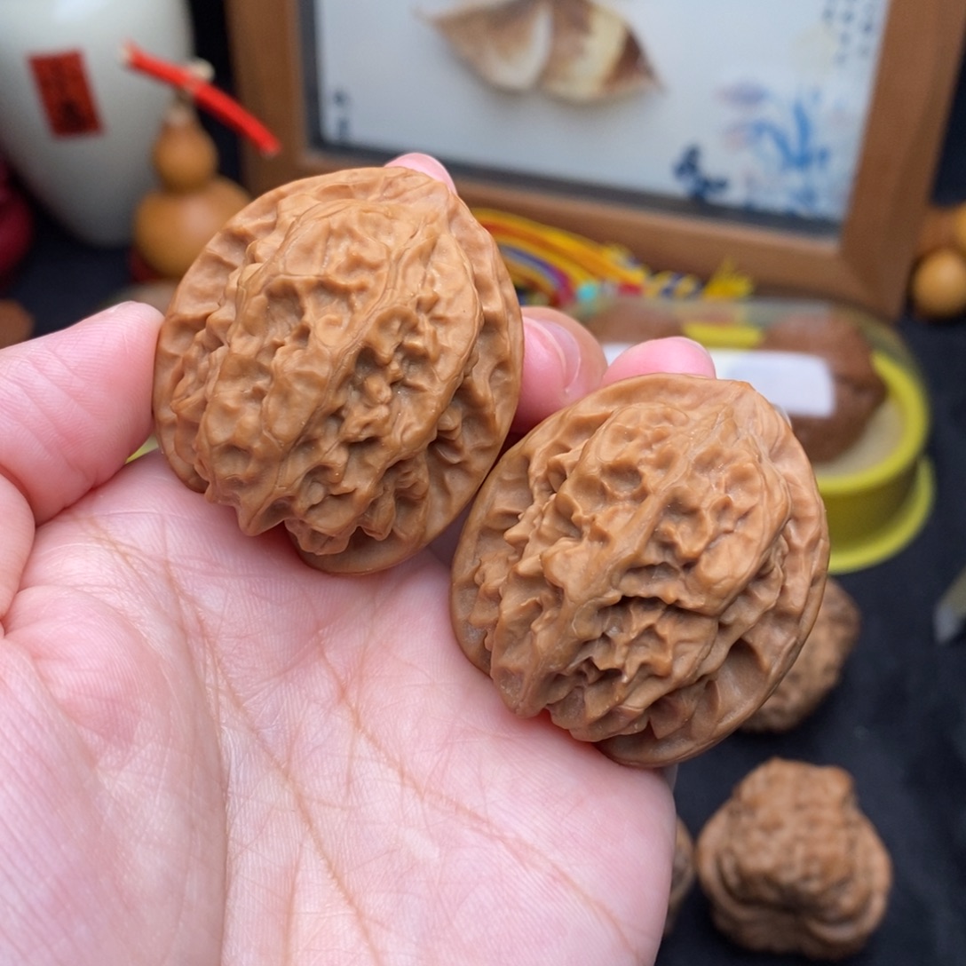 文玩核桃把件36磐石