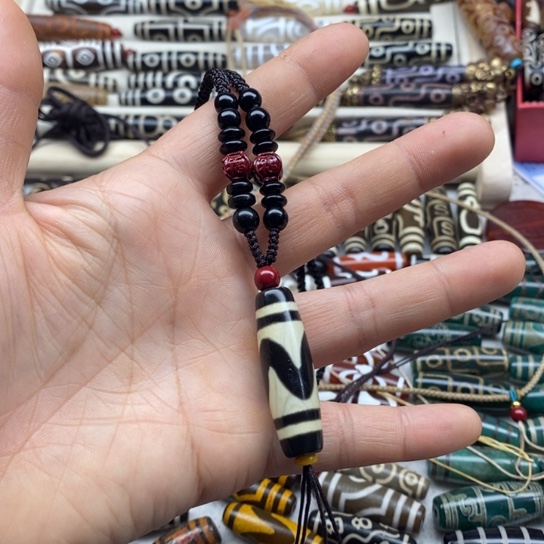 余***杰玛瑙/玉髓未镶嵌颈饰