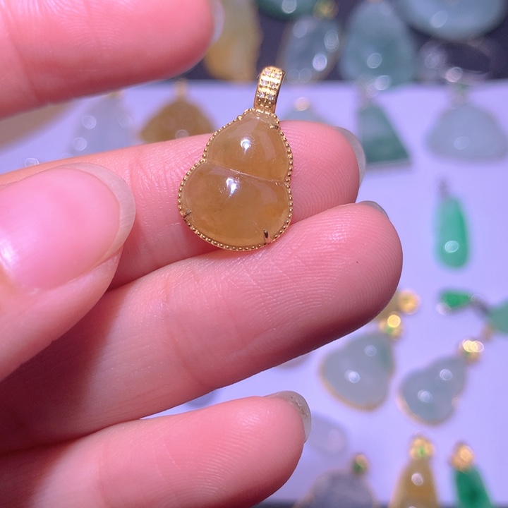 颈饰18K金镶嵌翡翠@*芙翡翠