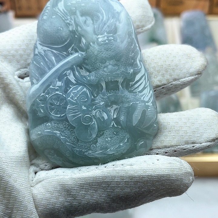 翡翠未镶嵌颈饰天然翡翠A货龙牌
