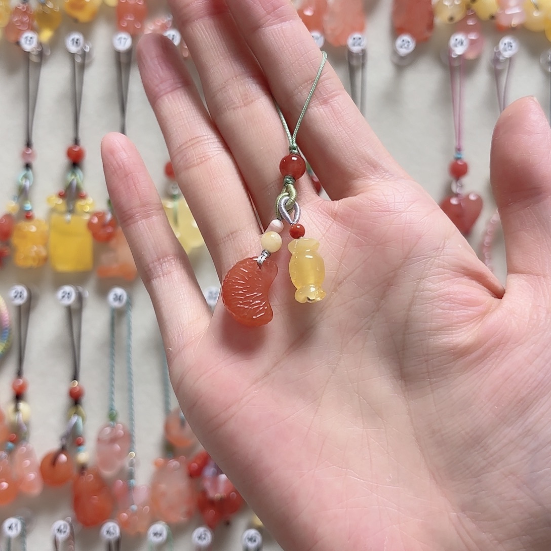 南红玛瑙未镶嵌吊坠(赠链)