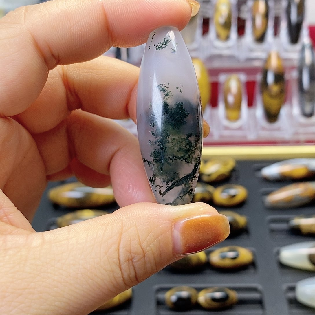 玛瑙/玉髓颈饰合金