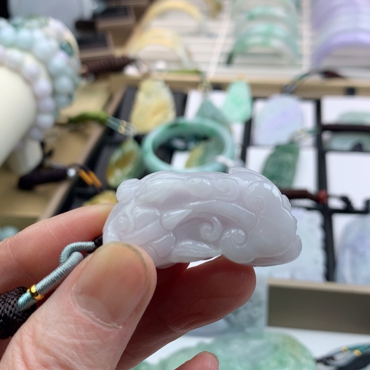 翡翠手镯未镶嵌吊坠