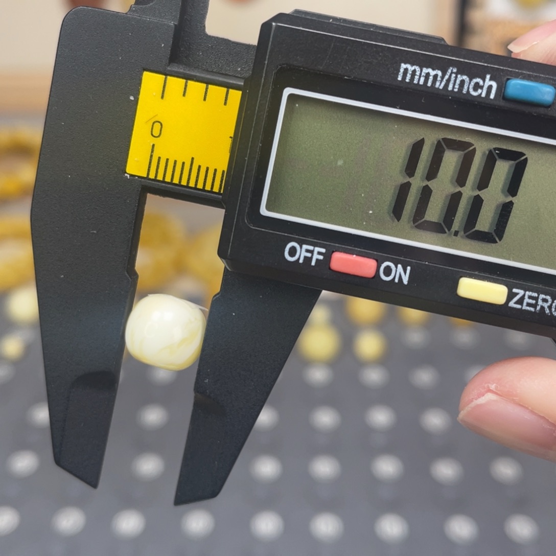 琥珀未镶嵌裸石106号