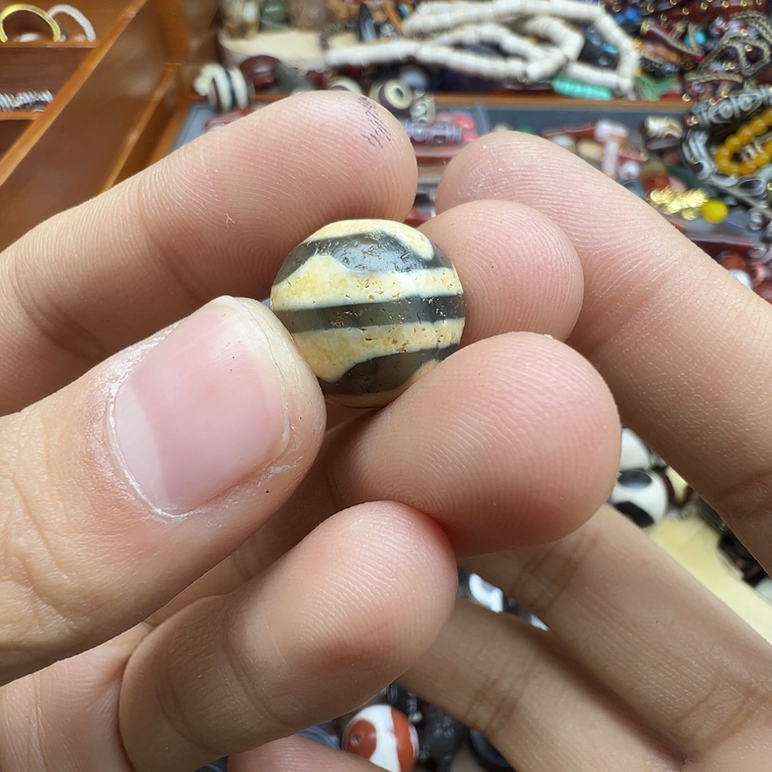 性****玛瑙/玉髓未镶嵌珠宝半成品