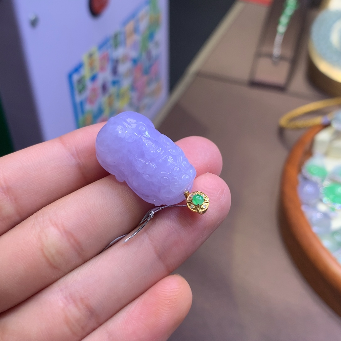 翡翠18K金镶嵌颈饰翡翠