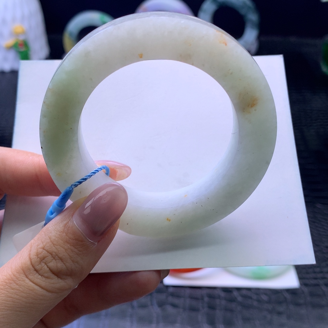 定制翡翠未镶嵌手镯