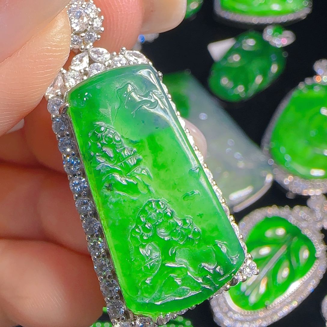 翡翠吊坠(赠链)银S925镶嵌