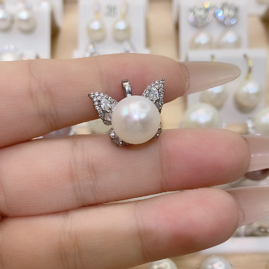 淡水珍珠颈饰合金