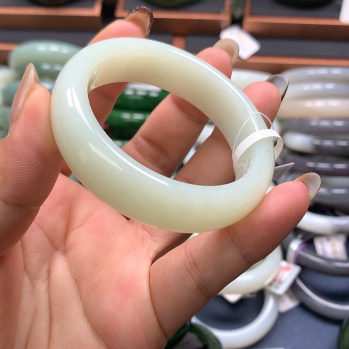 【闪购商品】未镶嵌手镯和田玉