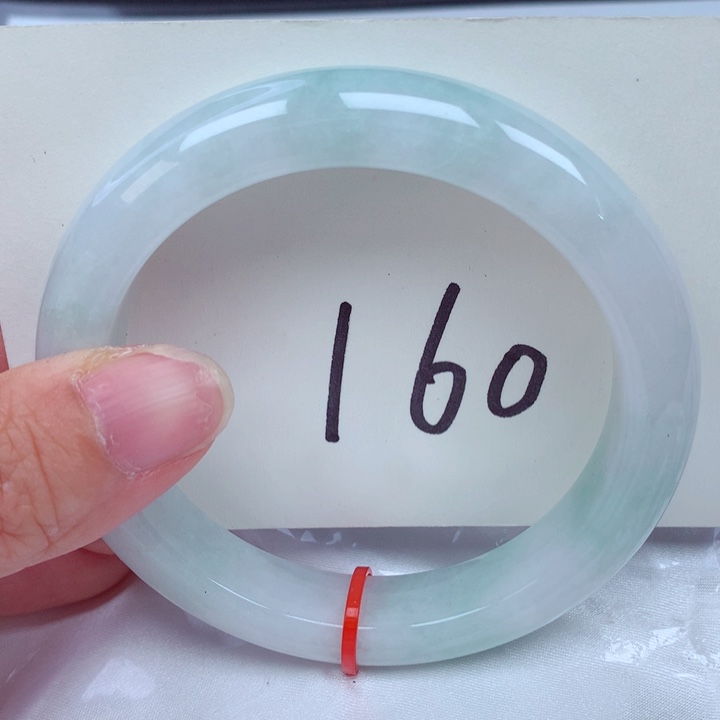 翡翠手镯未镶嵌翡翠