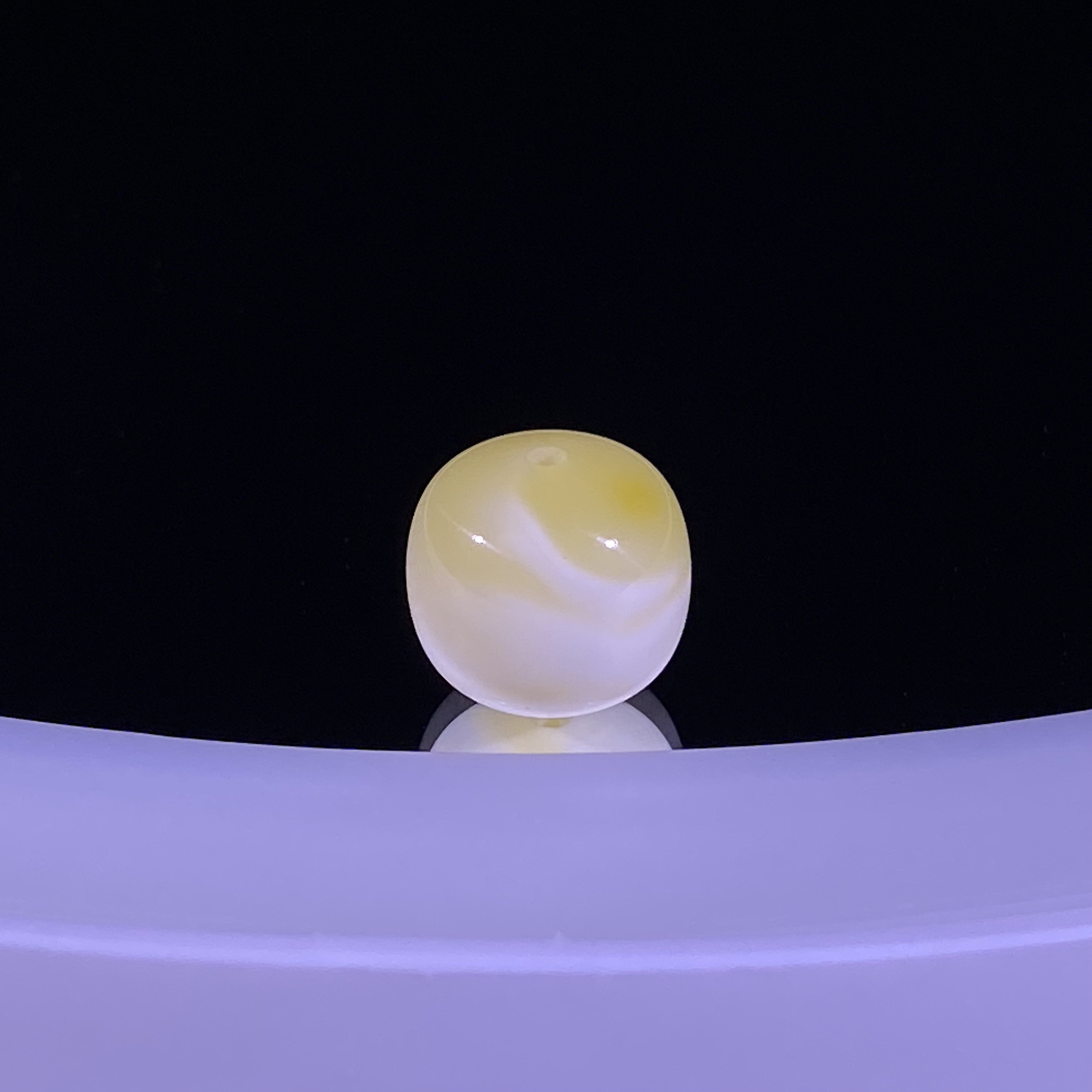 10.8mm金瓷白妖花蜜蜡老型