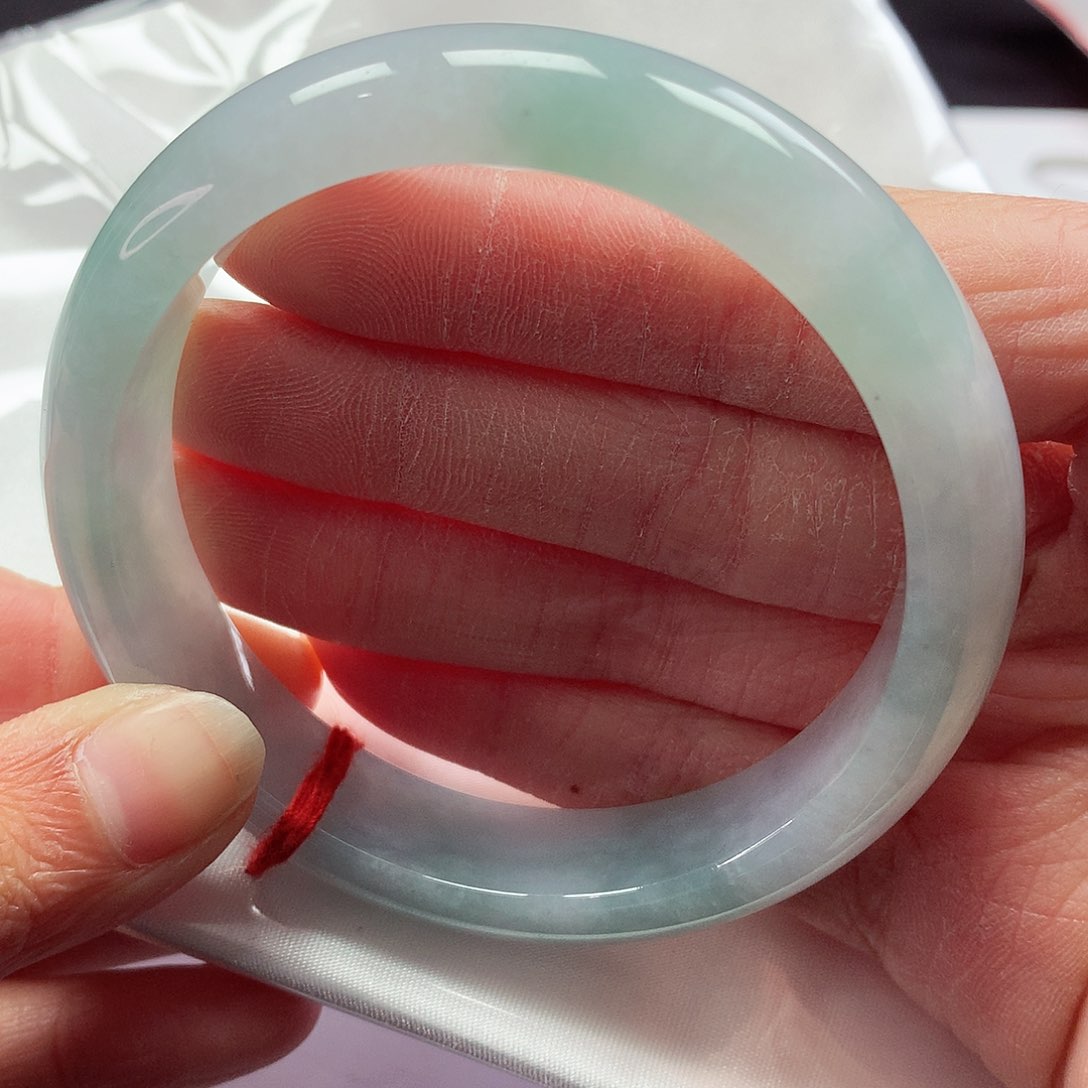 翡翠手镯未镶嵌58圈