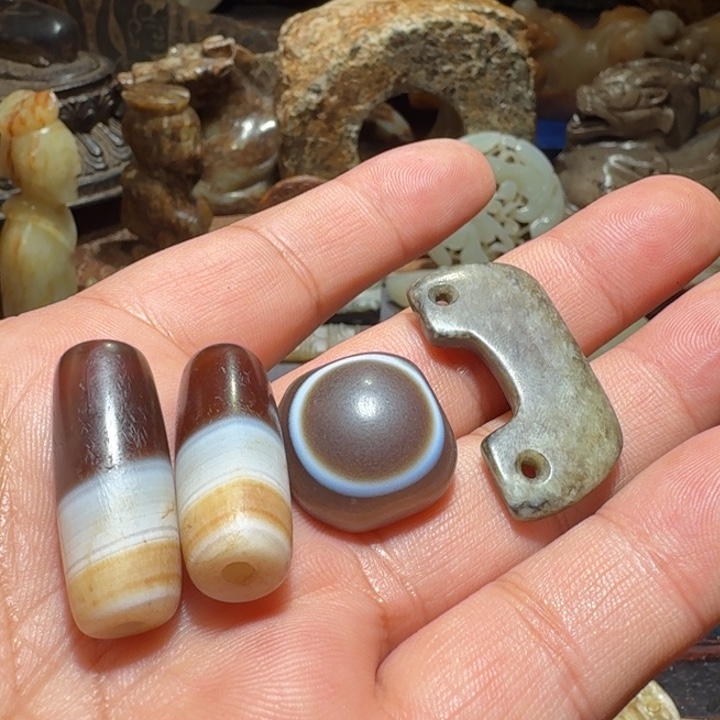 智***愚和田玉（糖玉）未镶嵌颈饰