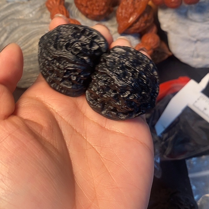 2***7吊坠文玩核桃地闷三角白一物一图发货，不退换介意勿拍
