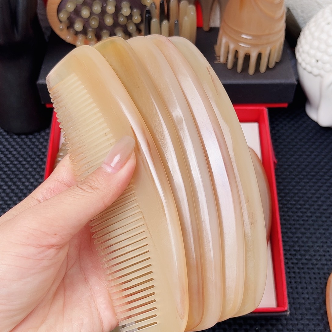 纯手工制作纯牛角梳子