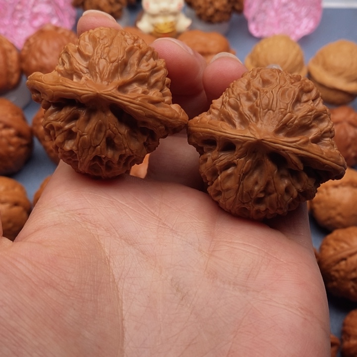 文玩核桃把件宫灯