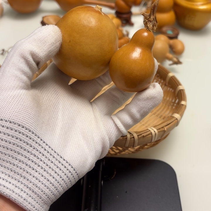 j***7天然手捻老皮葫芦