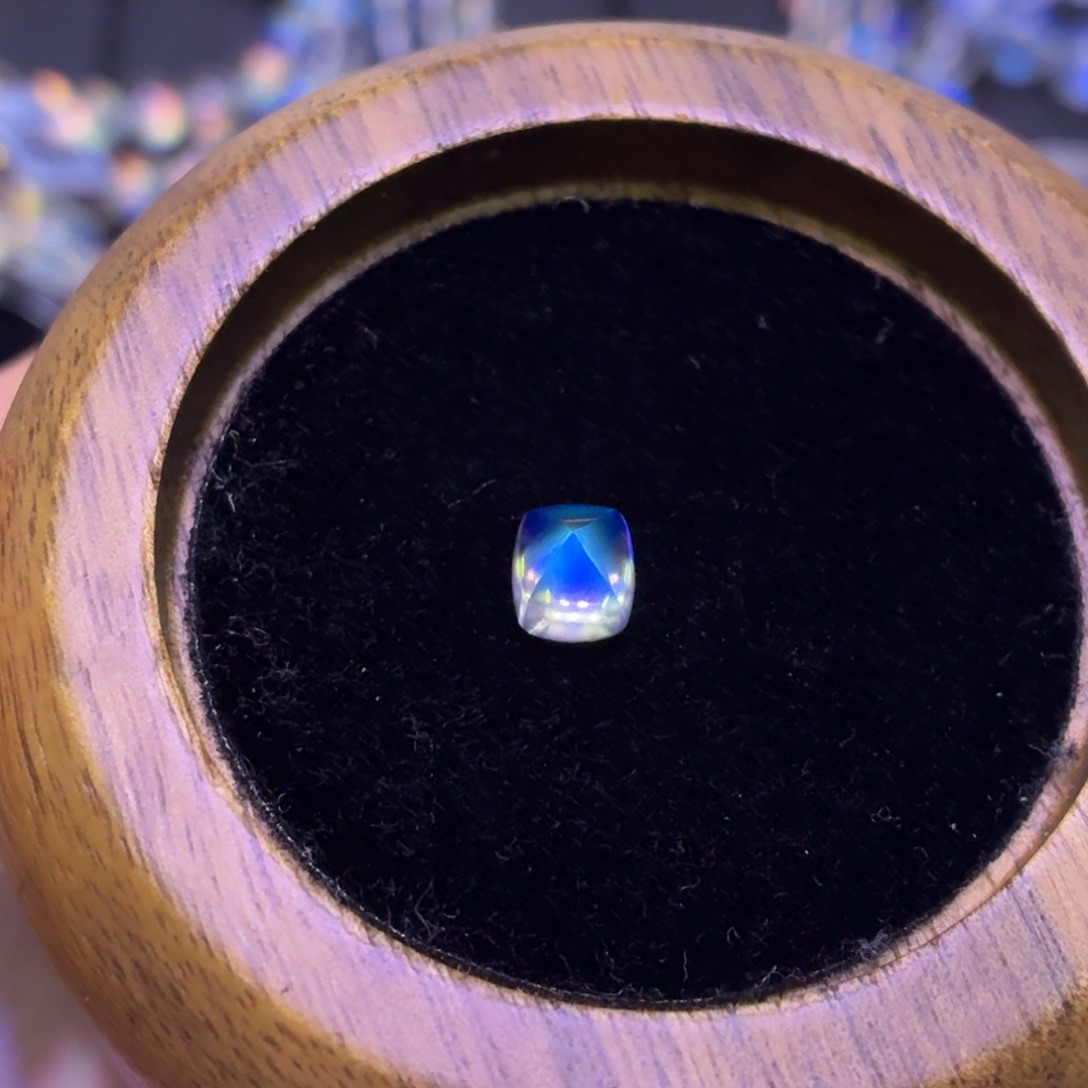 未镶嵌手链月光石马岛全净体1.58ct