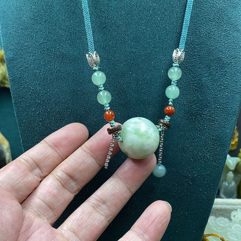 【闪购商品】蛇纹石玉未镶嵌吊坠