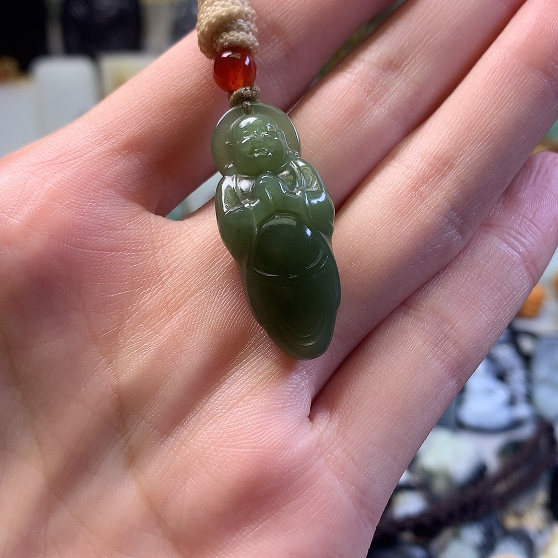 和田玉未镶嵌颈饰