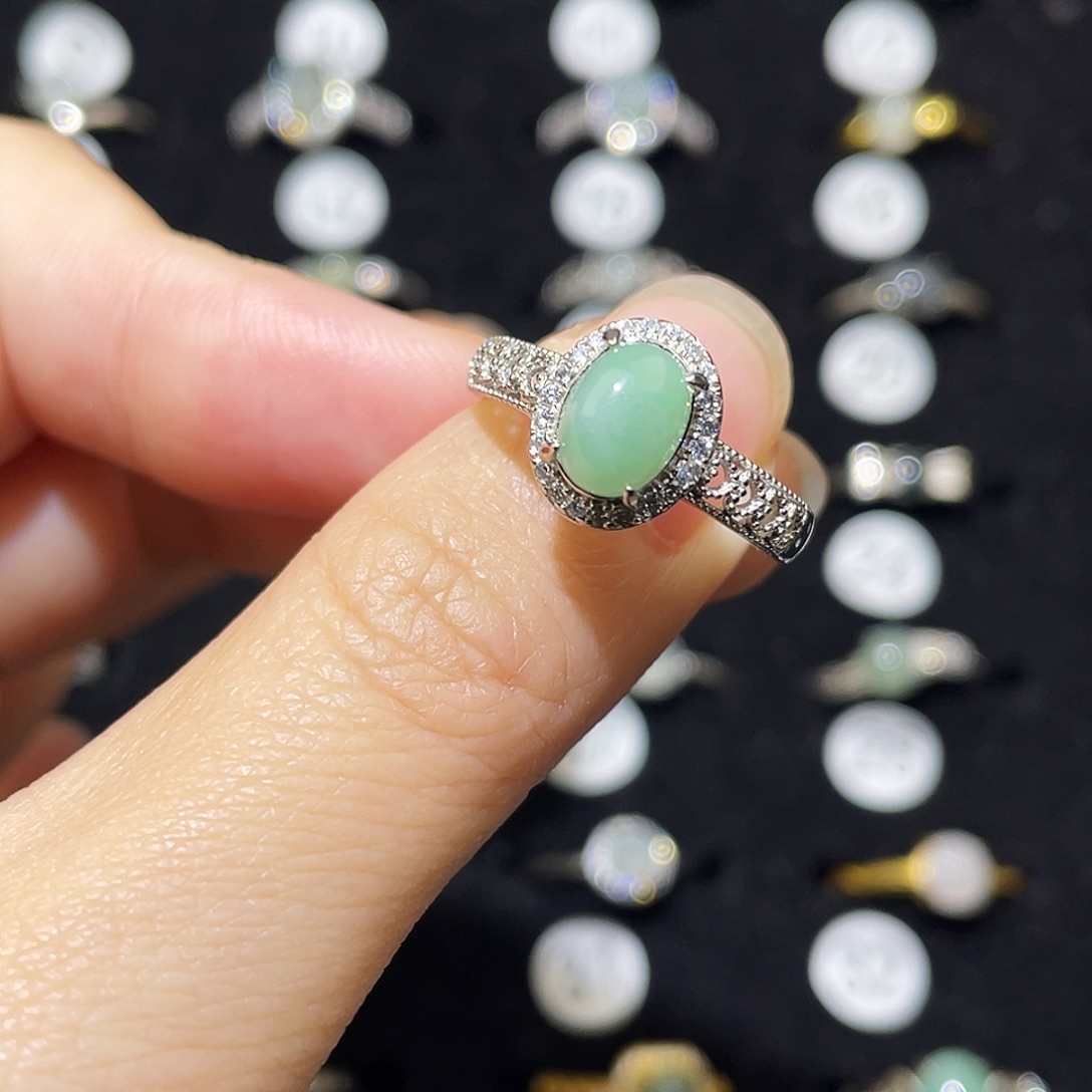 翡翠未镶嵌戒指戒指