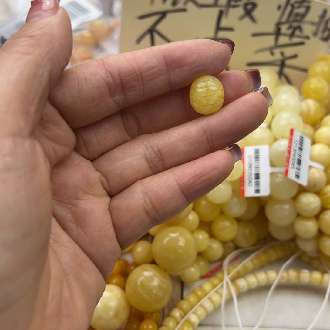 琥珀珠宝奇石未镶嵌