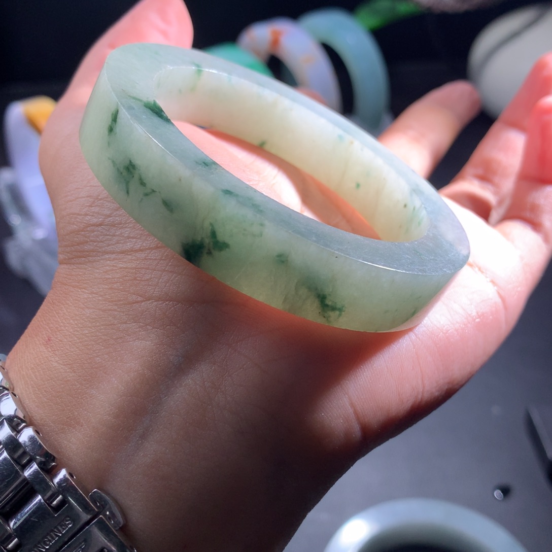 定制翡翠手镯未镶嵌手镯