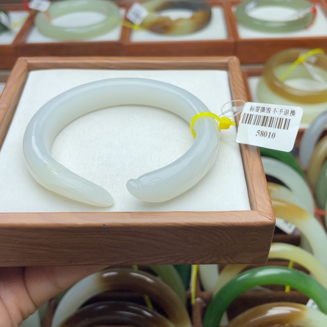 【闪购商品】和田玉手镯未镶嵌52.9