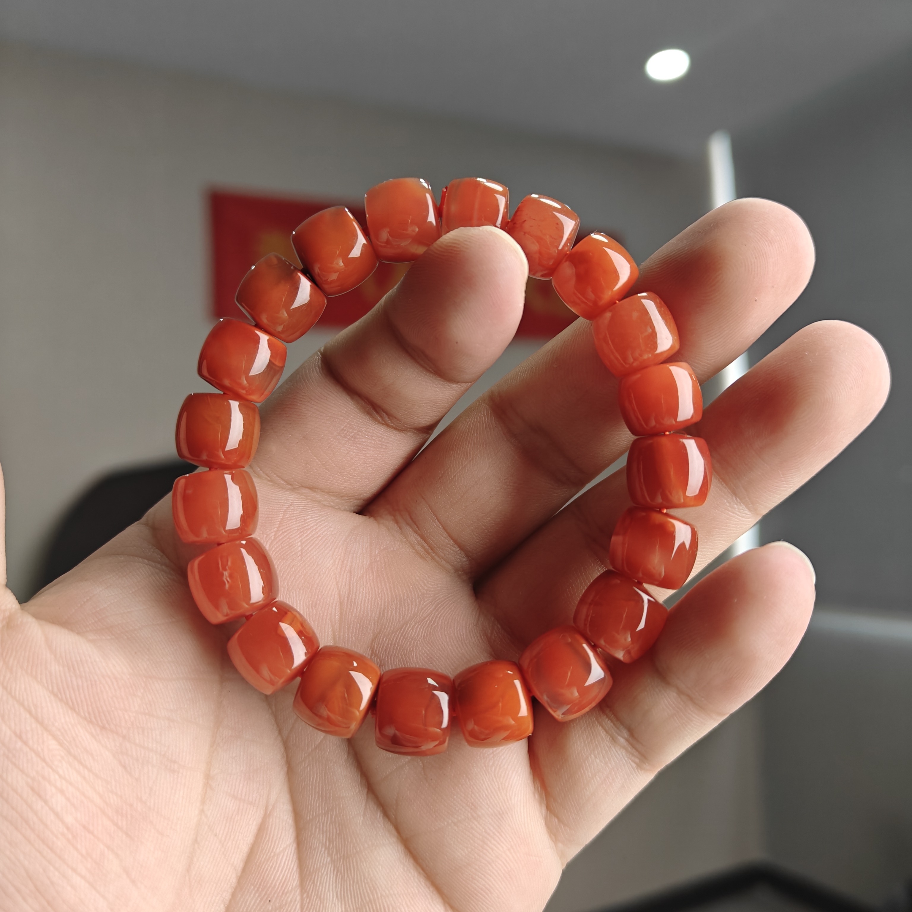 约11-12mm冰飘花满色南红玛瑙直切桶珠单圈手串