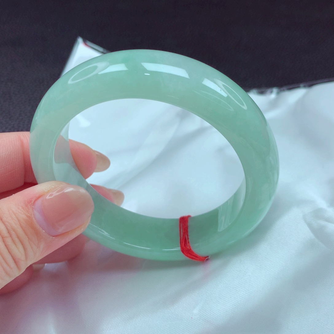 翡翠手镯未镶嵌手镯88