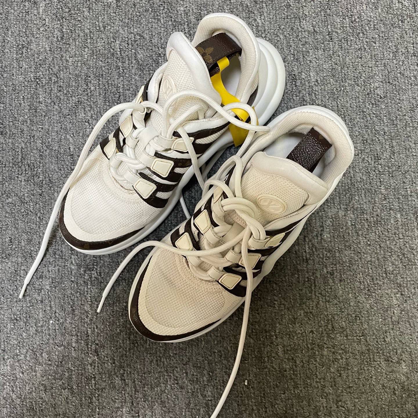 95新 LouisVuitton/路易威登 Archlight 运动休闲鞋 35.5码/14695