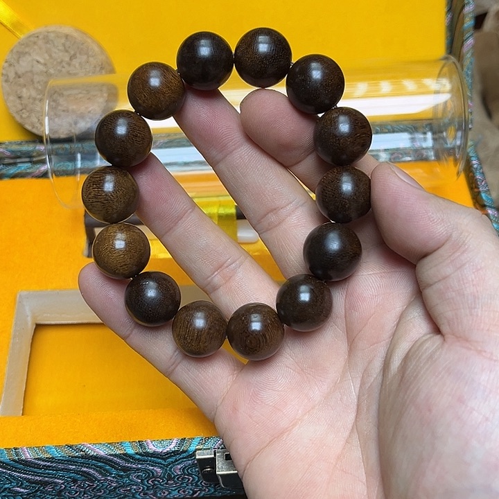 大叶紫檀（黑酸枝木类）