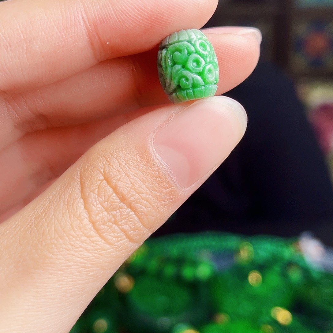 颈饰未镶嵌翡翠多样性