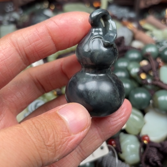 和田玉吊坠未镶嵌