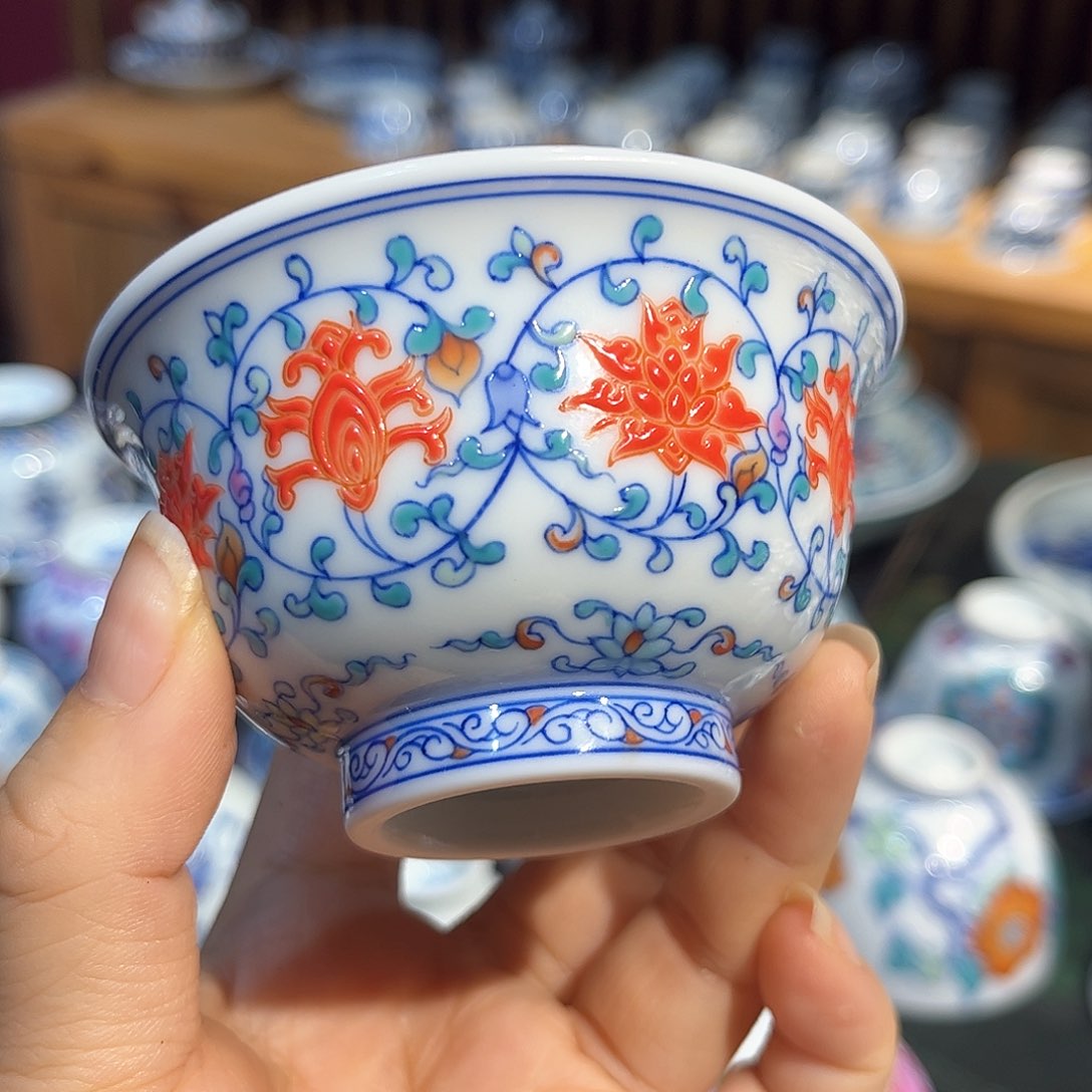 新品斗彩小压手。。。。。。。。
