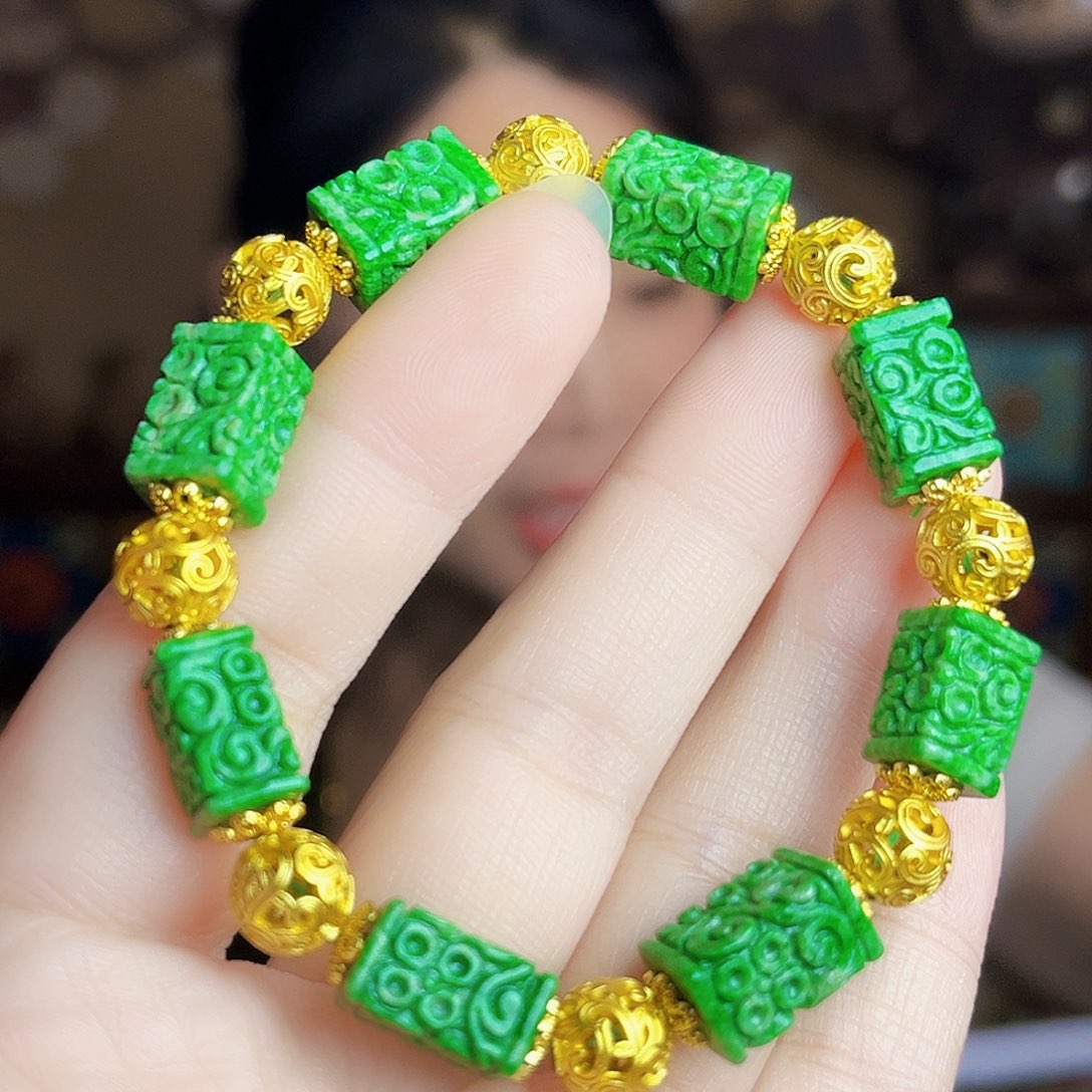 翡翠未镶嵌颈饰手链