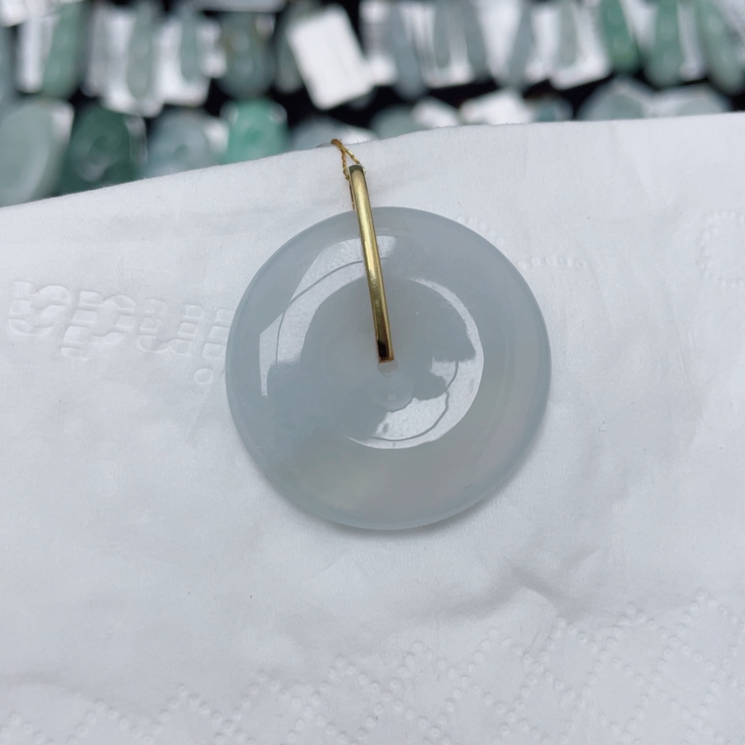 翡翠未镶嵌颈饰平安扣