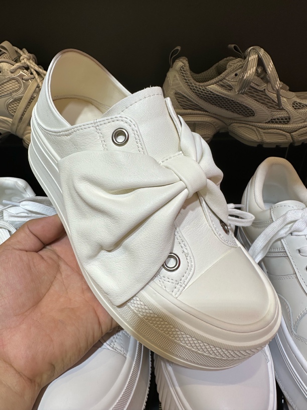 流行的鞋子女2025新款爆款魔术贴大蝴蝶结包头半拖女厚底