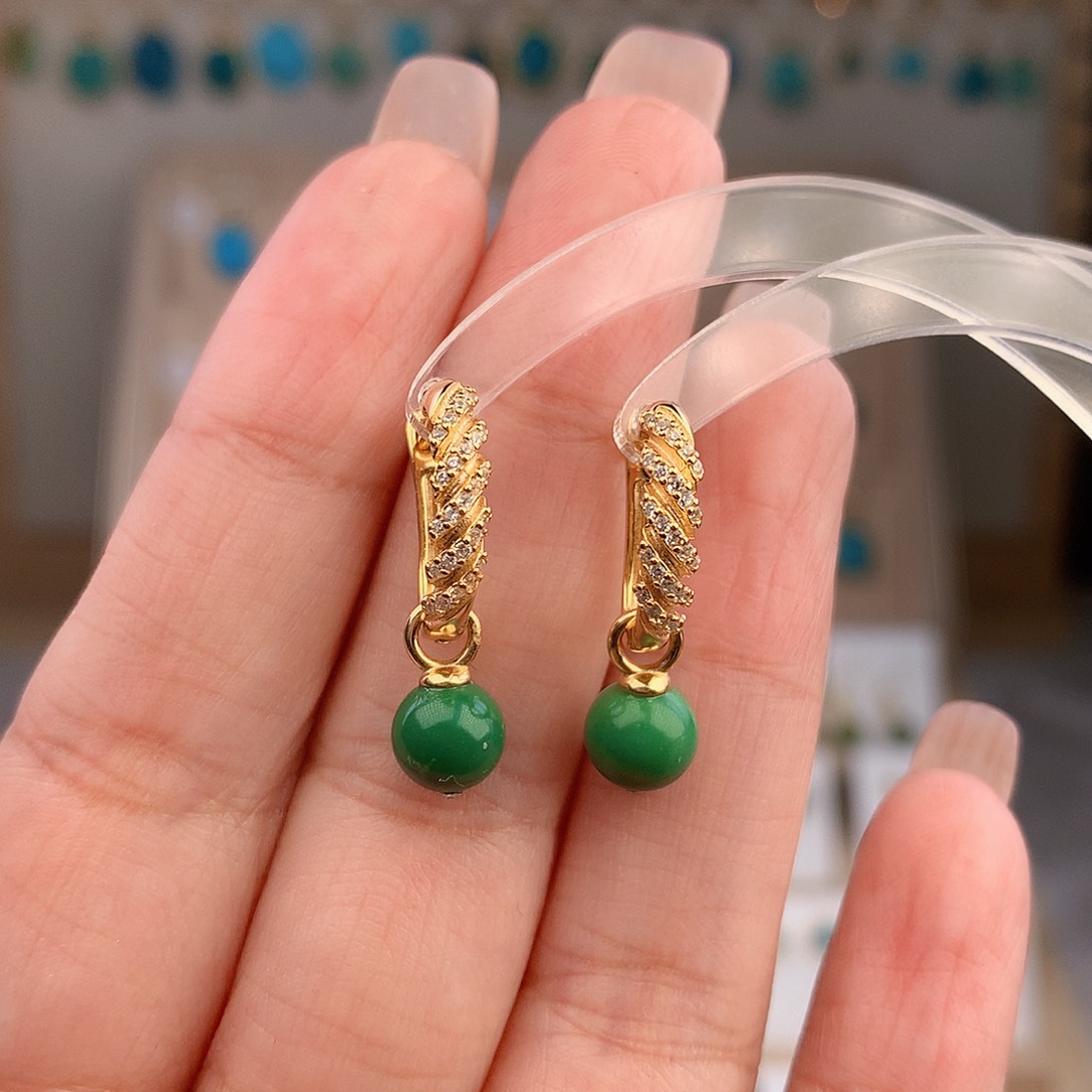 绿松石未镶嵌耳饰