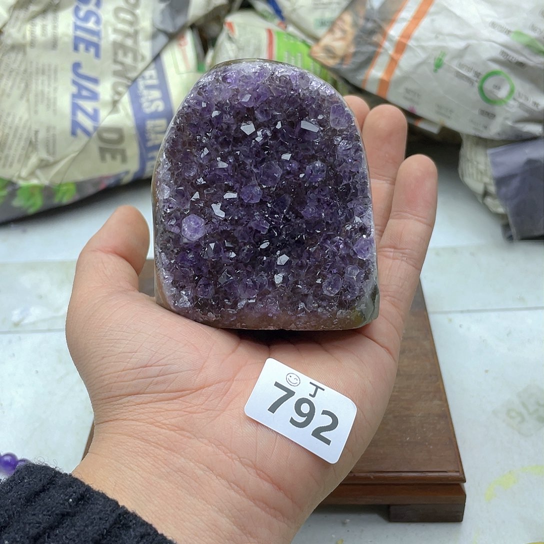 紫晶大型摆件（非配饰）未镶嵌
