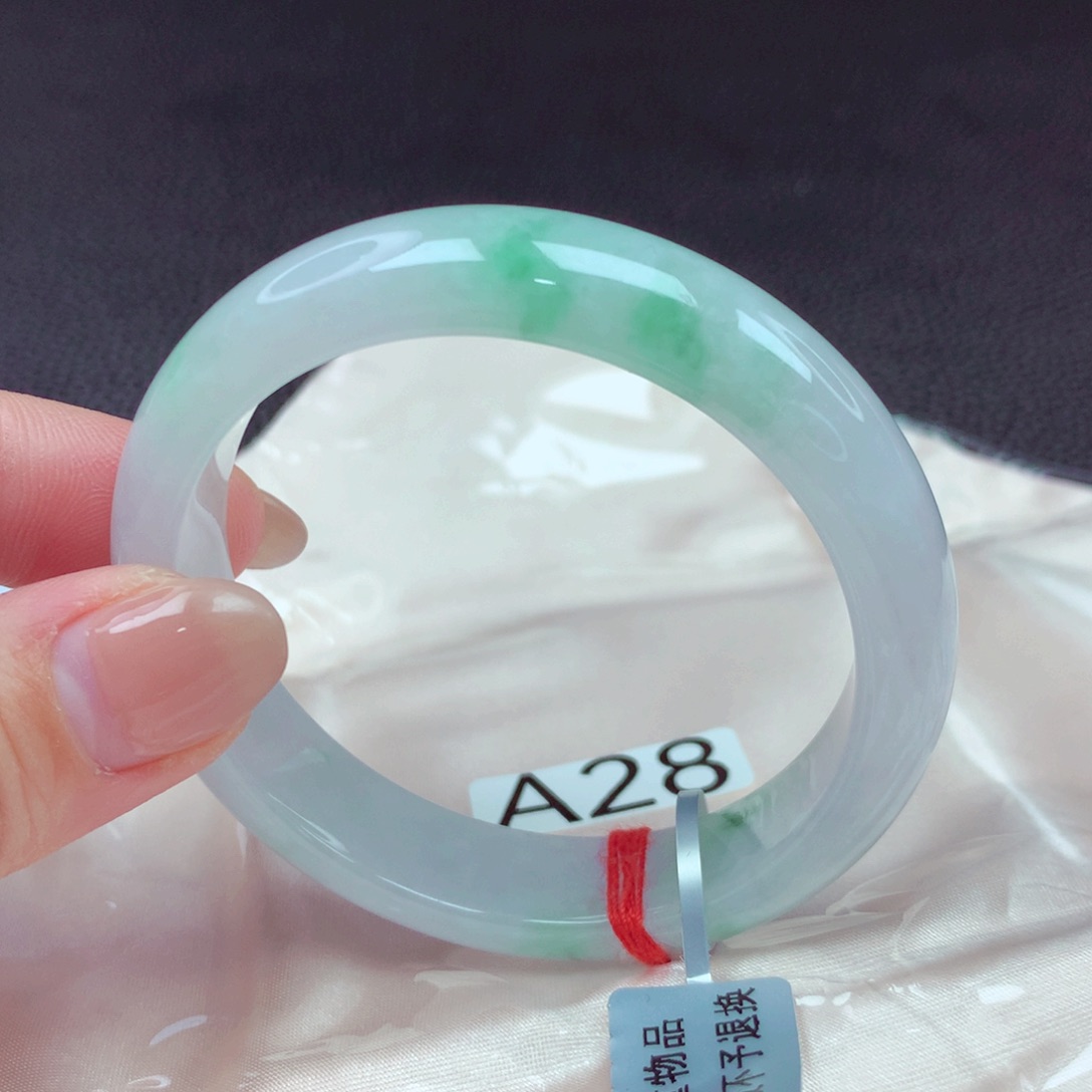 翡翠手镯未镶嵌手镯88