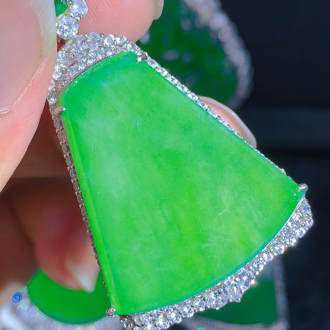 翡翠颈饰银S925镶嵌吊坠