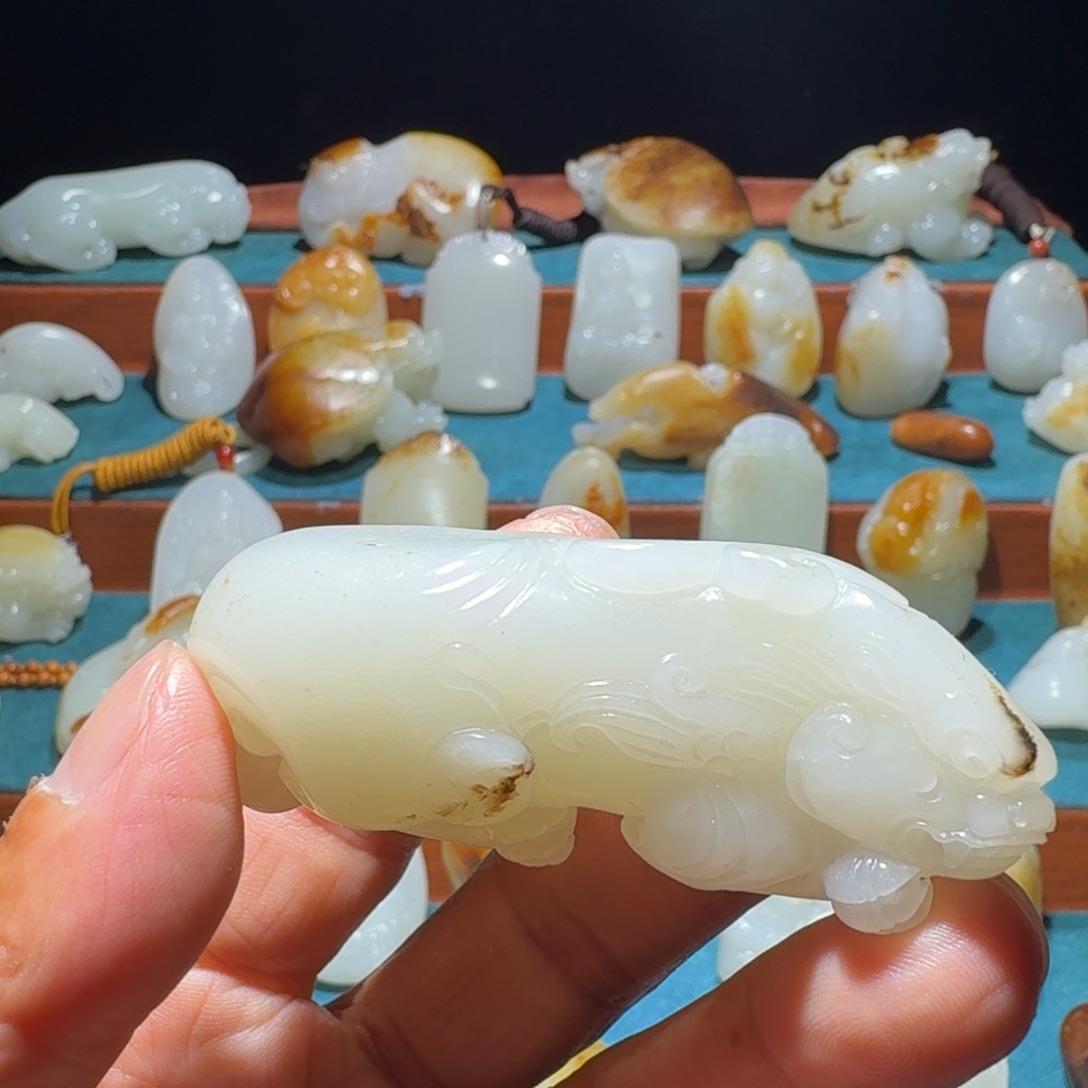 缘****颈饰未镶嵌和田玉