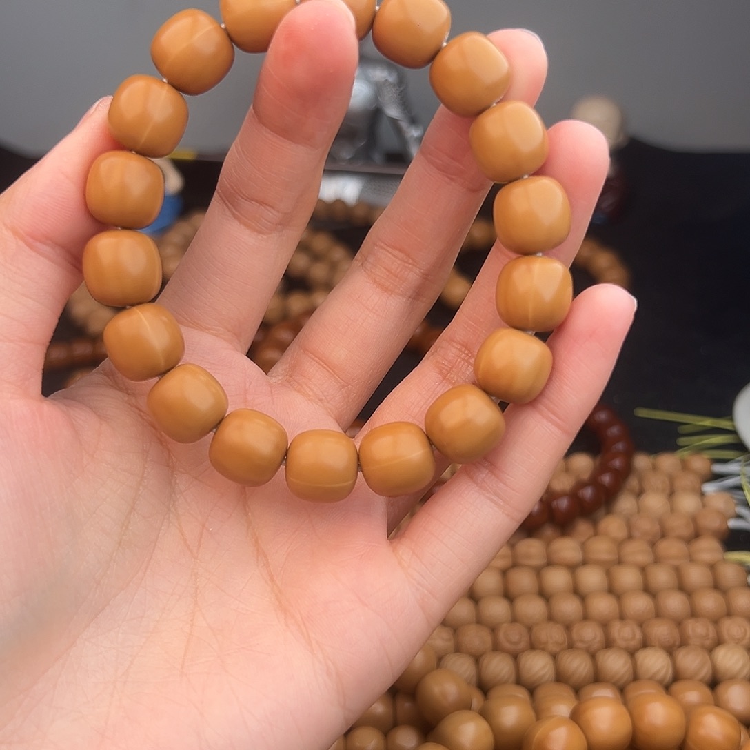 我***圆手串猴头核桃微瑕老型12.6/12.4